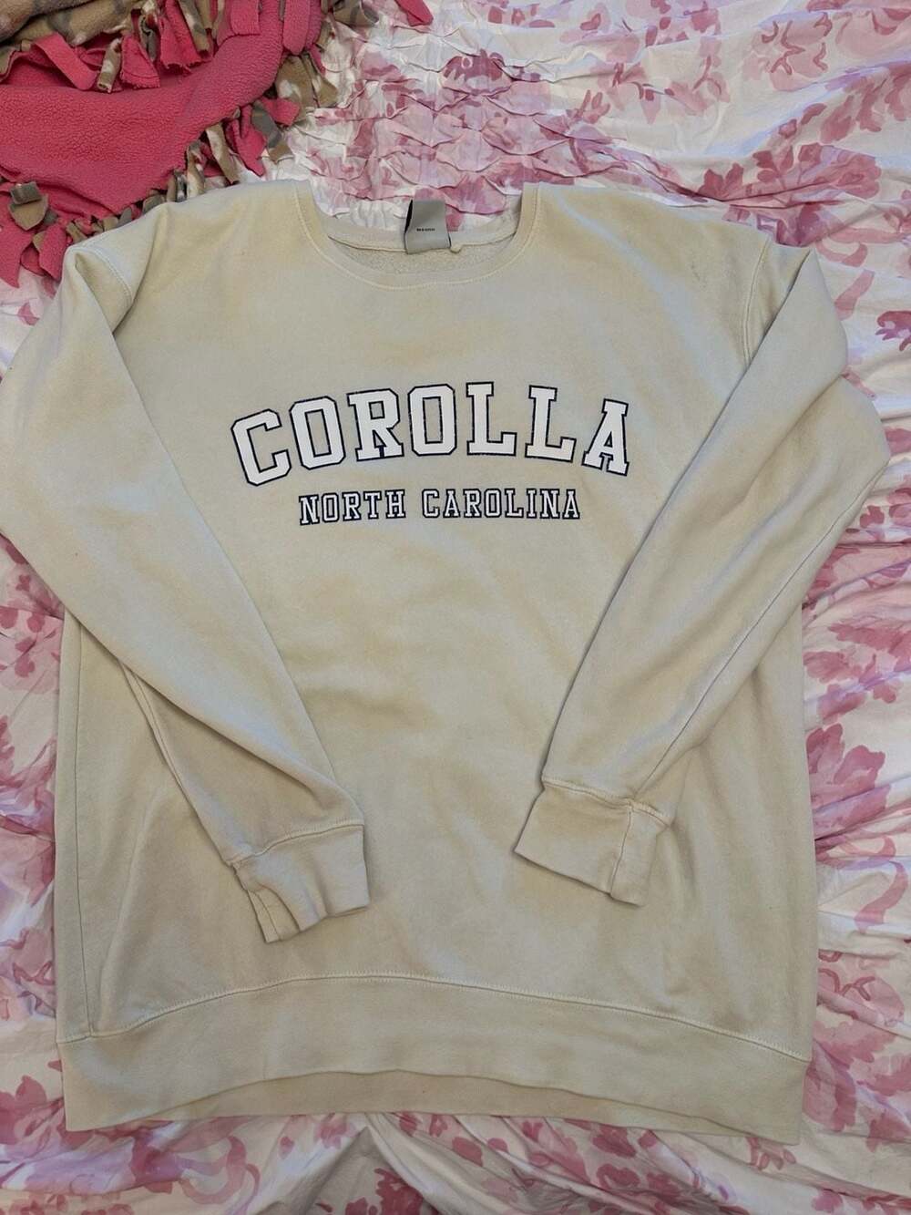 US Vintage Collection Corolla North Carolina Sweatshirt Size M Beige